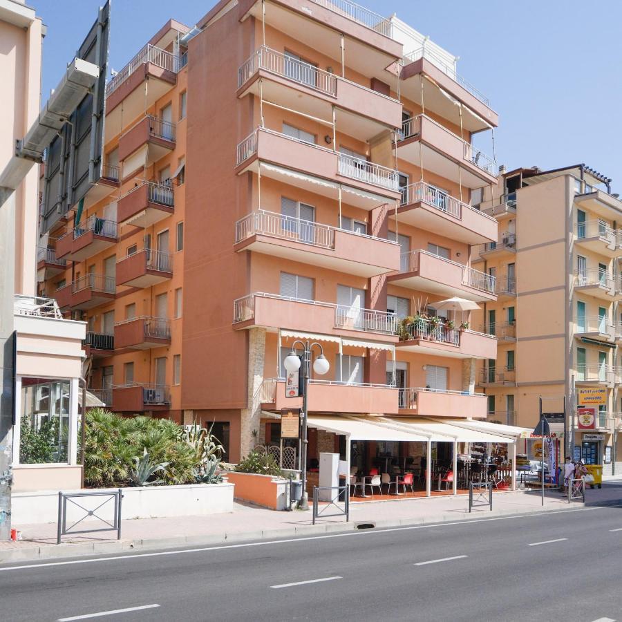 Babyaccommodation Family Panoramic II Pietra Ligure Extérieur photo