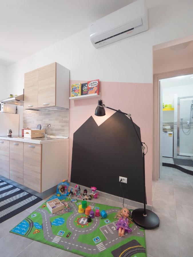 Babyaccommodation Family Panoramic II Pietra Ligure Extérieur photo